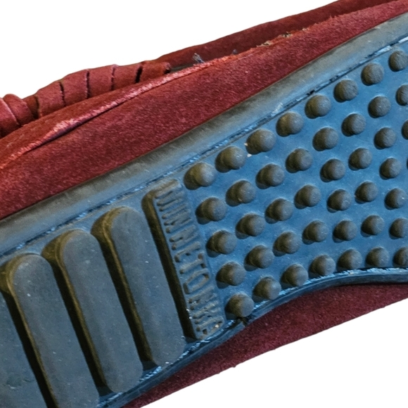 MINNETONKA Mocasin shoe Burgundy color size 6 1/2. - Picture 5 of 8